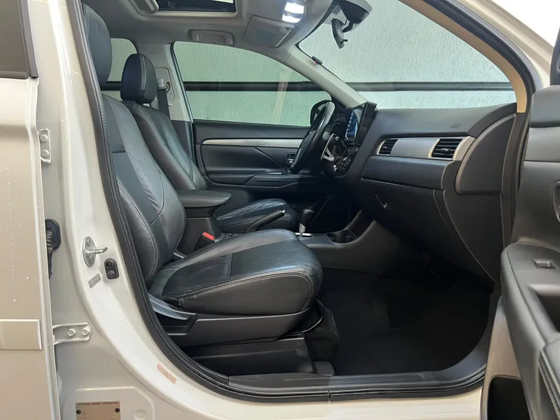 Mitsubishi Outlander Branco