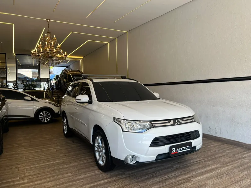 Mitsubishi Outlander Branco