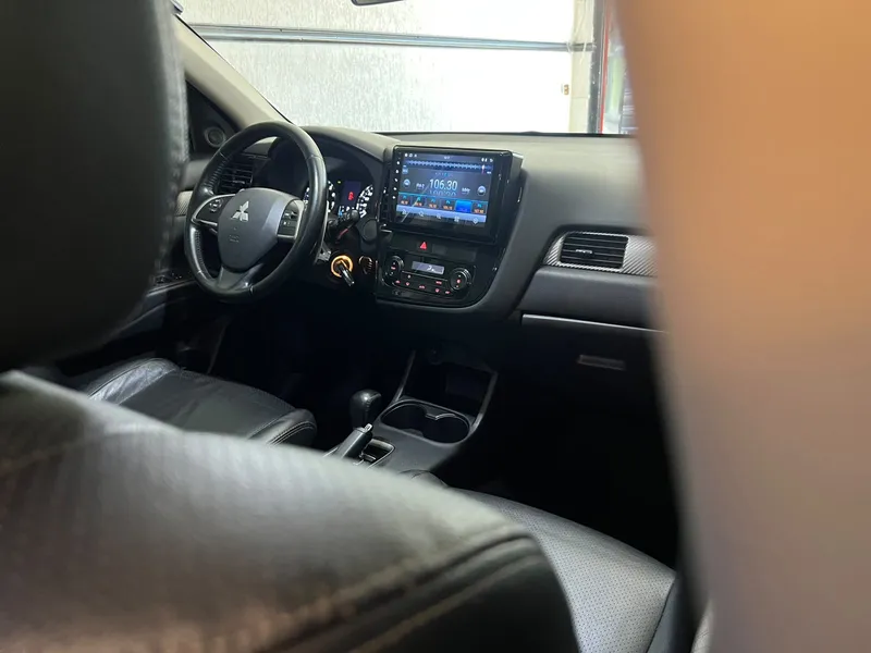 Mitsubishi Outlander Branco