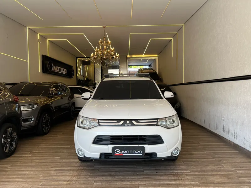 Mitsubishi Outlander Branco