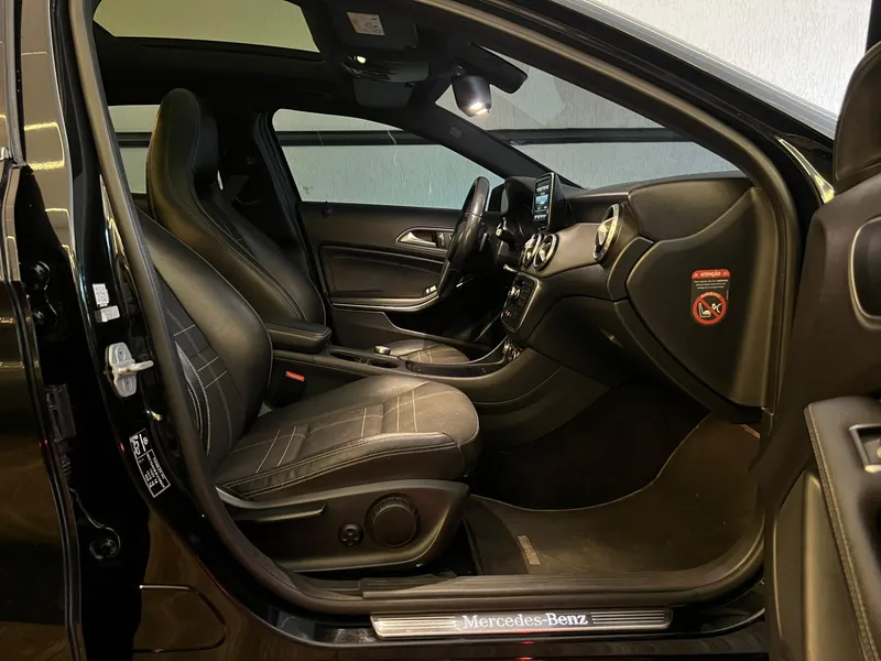Mercedes Benz GLA-200 Prata