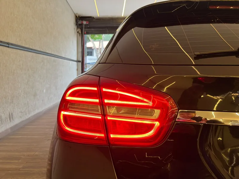 Mercedes Benz GLA-200 Prata