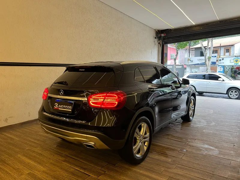 Mercedes Benz GLA-200 Prata