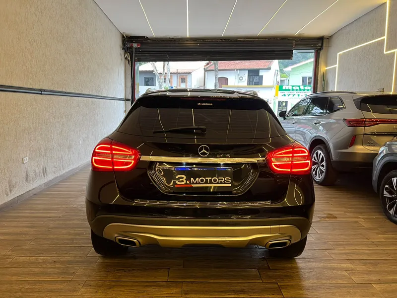 Mercedes Benz GLA-200 Prata