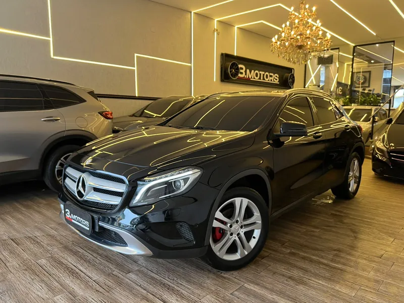 Mercedes Benz GLA-200 Prata