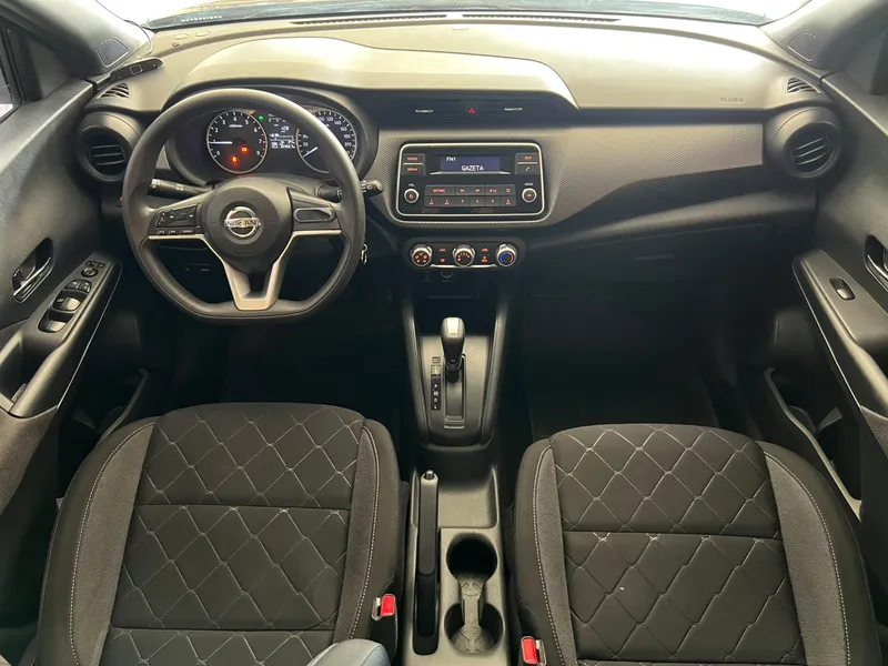 Nissan Kicks Marrom