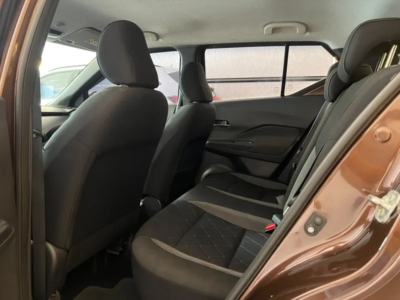 Nissan Kicks Marrom