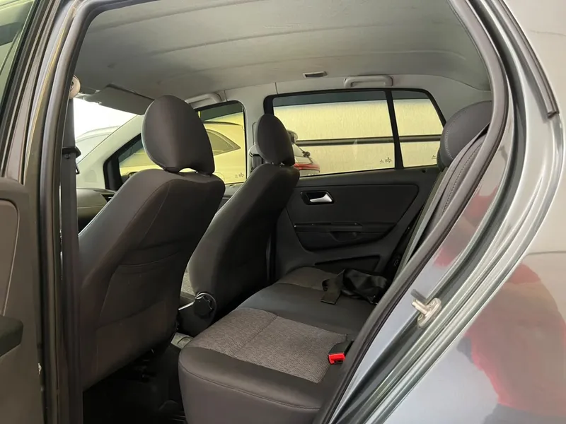 Volkswagen Fox Cinza