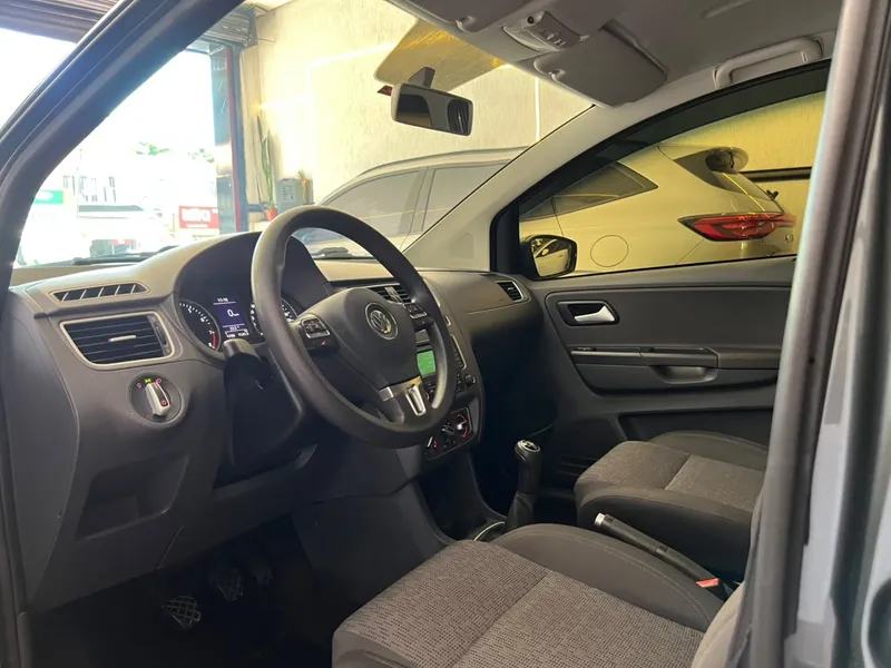 Volkswagen Fox Cinza
