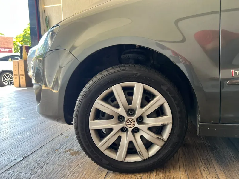 Volkswagen Fox Cinza