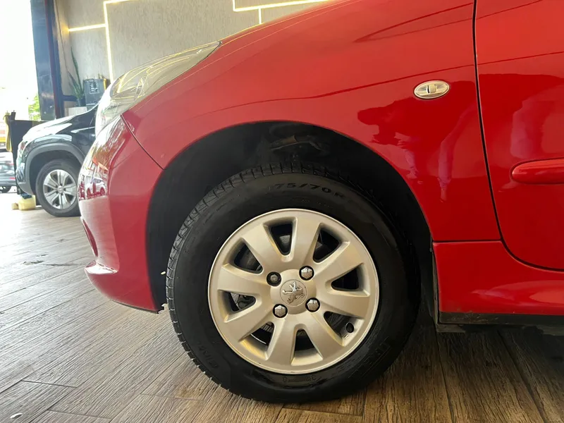 Peugeot 207 Vermelho