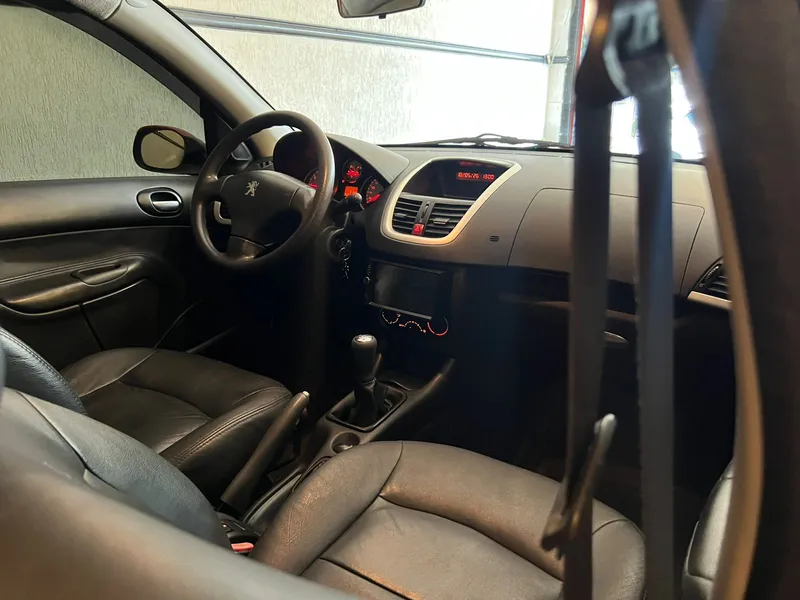 Peugeot 207 Vermelho
