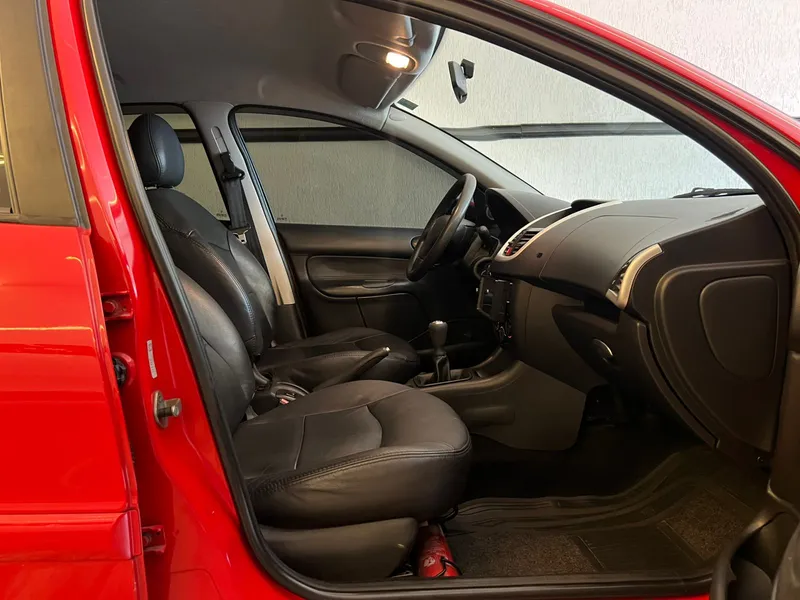 Peugeot 207 Vermelho