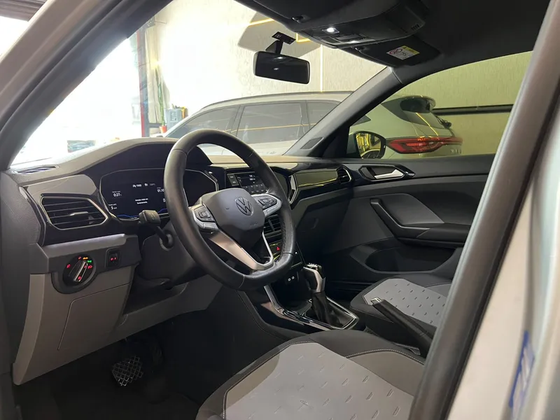 Volkswagen T-Cross Prata