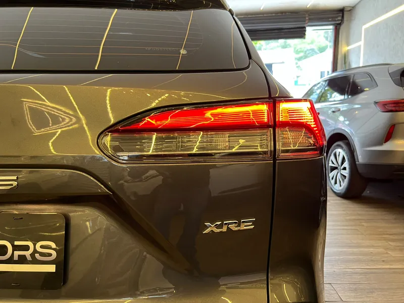 Toyota Corolla Cross Cinza