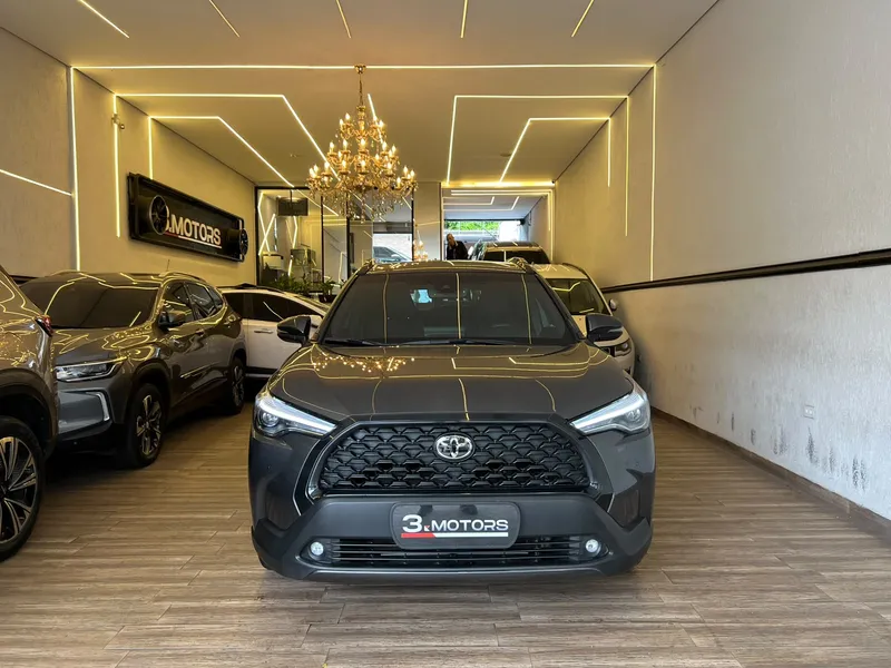 Toyota Corolla Cross Cinza