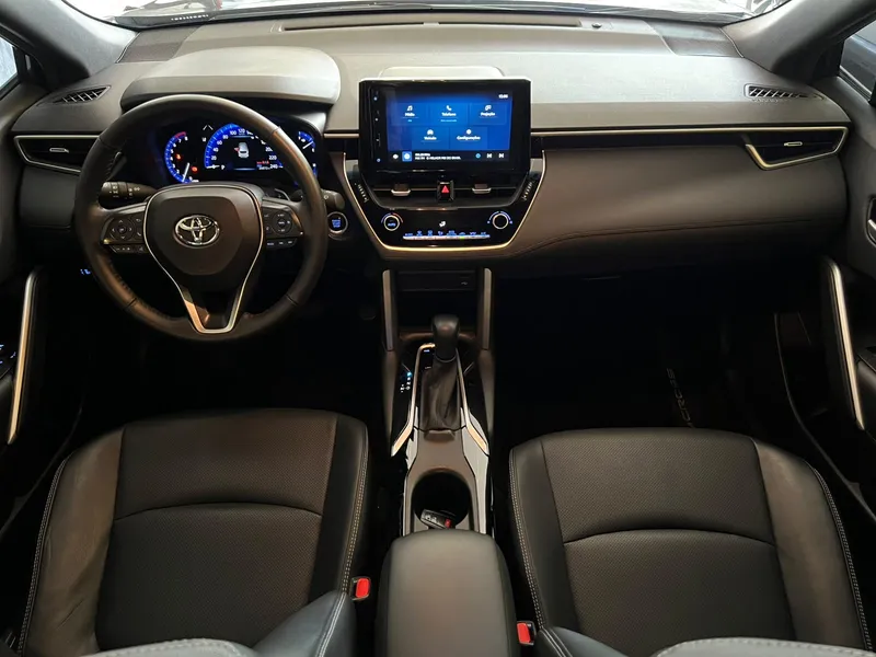 Toyota Corolla Cross Cinza