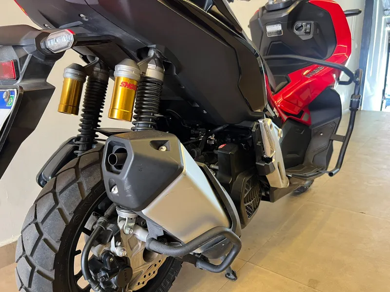Honda ADV Vermelho