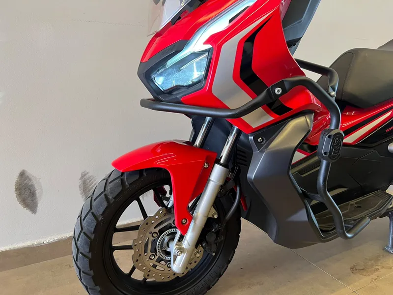 Honda ADV Vermelho
