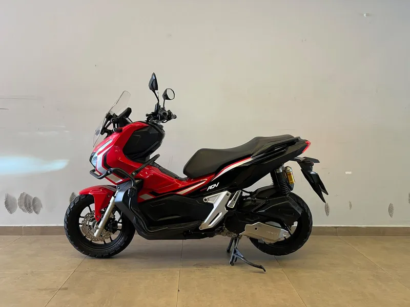 Honda ADV Vermelho