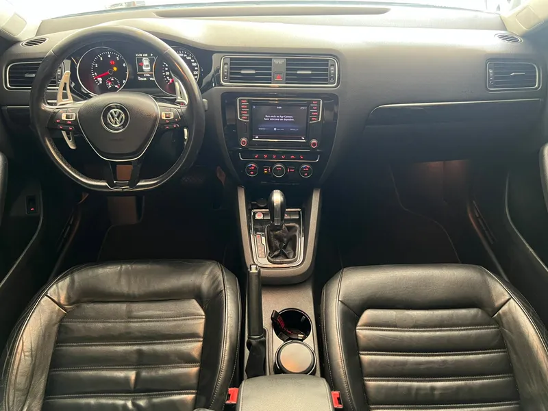 Volkswagen Jetta Cinza