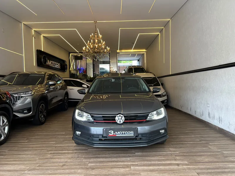 Volkswagen Jetta Cinza