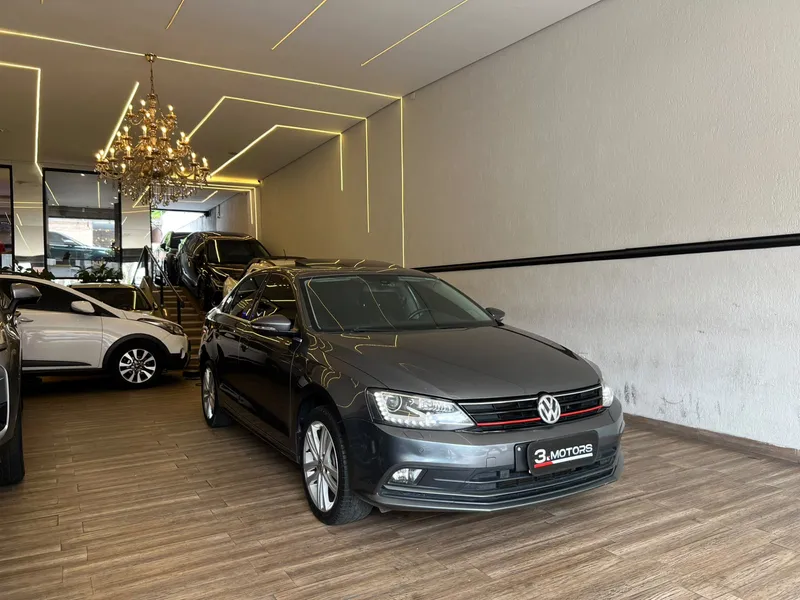 Volkswagen Jetta Cinza