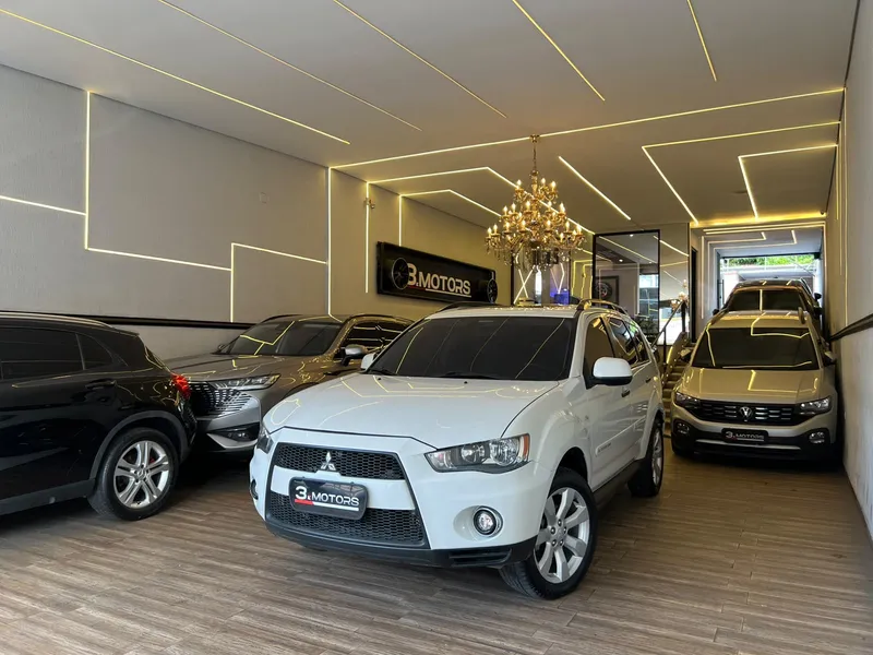 Mitsubishi Outlander Branco