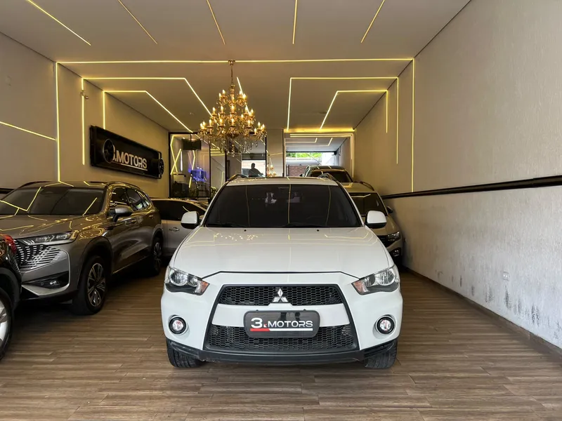 Mitsubishi Outlander Branco