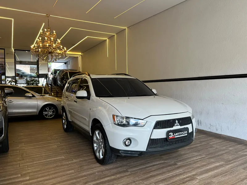 Mitsubishi Outlander Branco