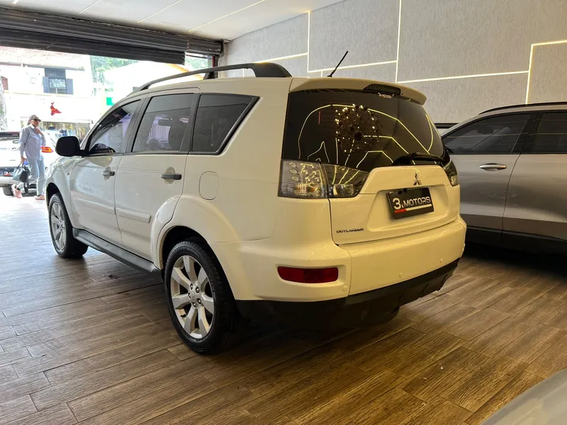 Mitsubishi Outlander Branco
