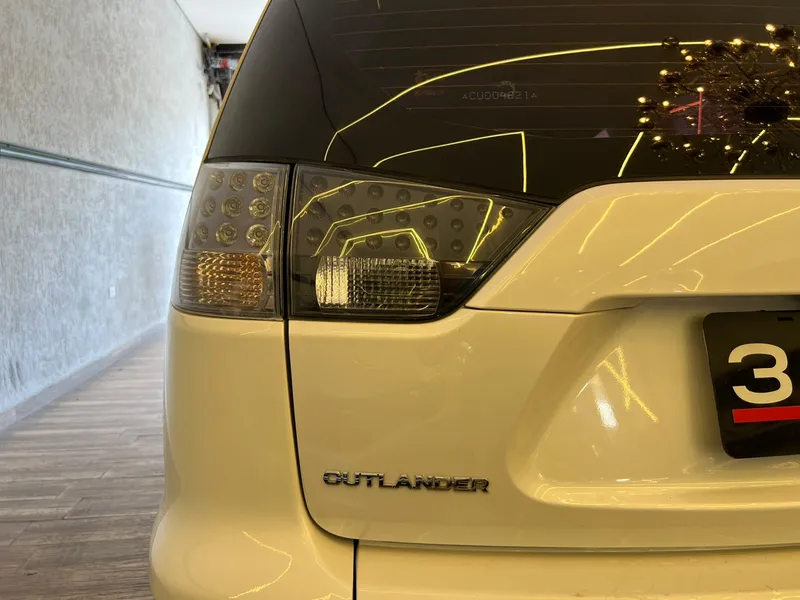 Mitsubishi Outlander Branco