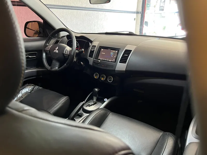Mitsubishi Outlander Branco