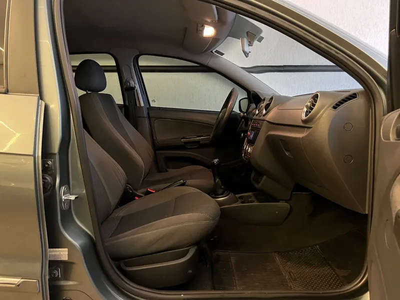 Volkswagen Gol Cinza