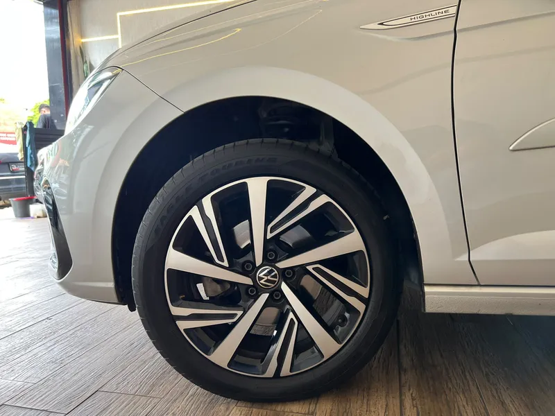 Volkswagen Virtus Prata