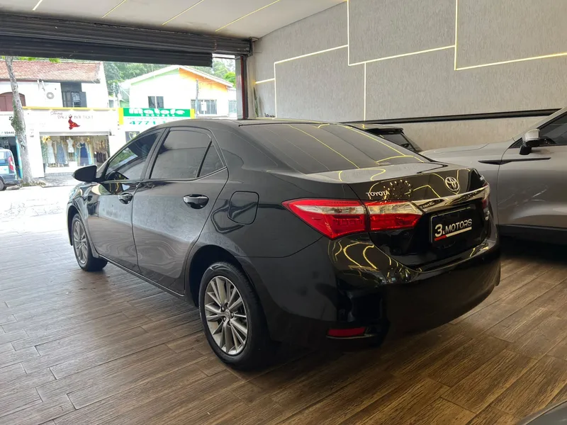 Toyota Corolla Preto