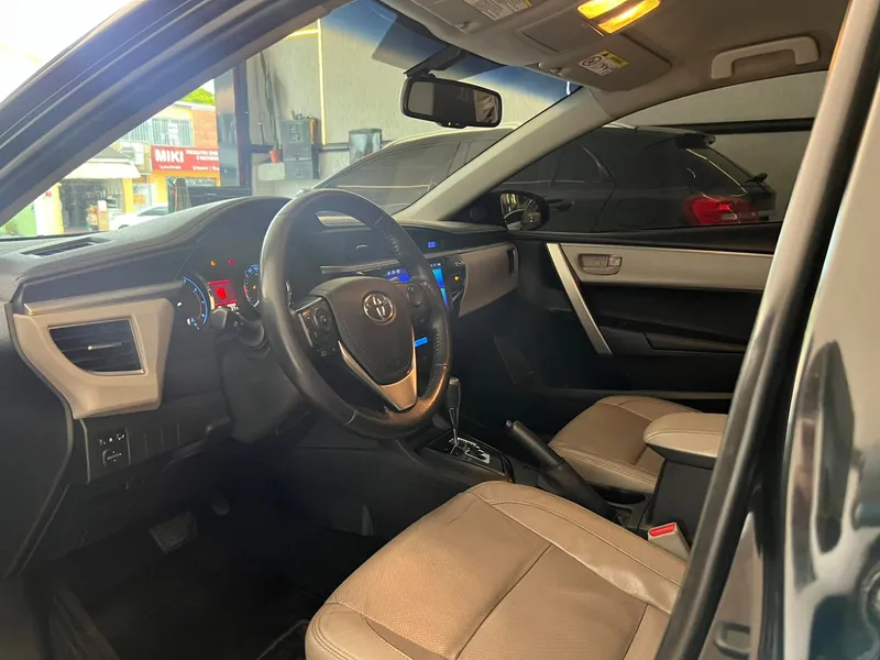 Toyota Corolla Preto