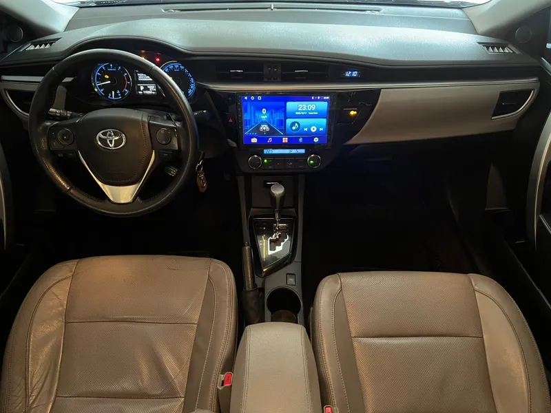 Toyota Corolla Preto