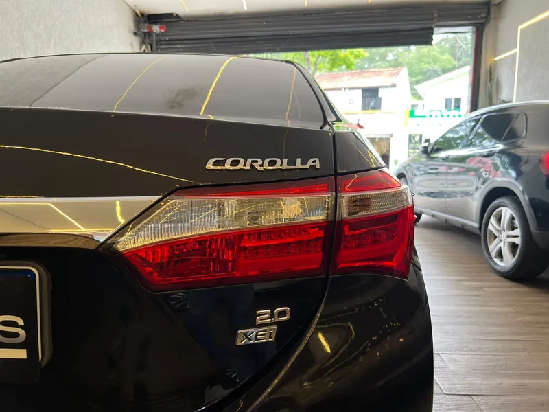 Toyota Corolla Preto