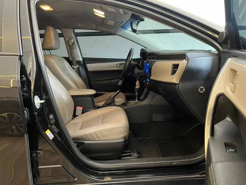 Toyota Corolla Preto