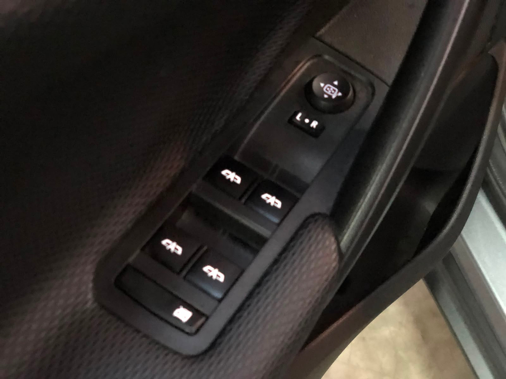 Chevrolet Tracker Cinza
