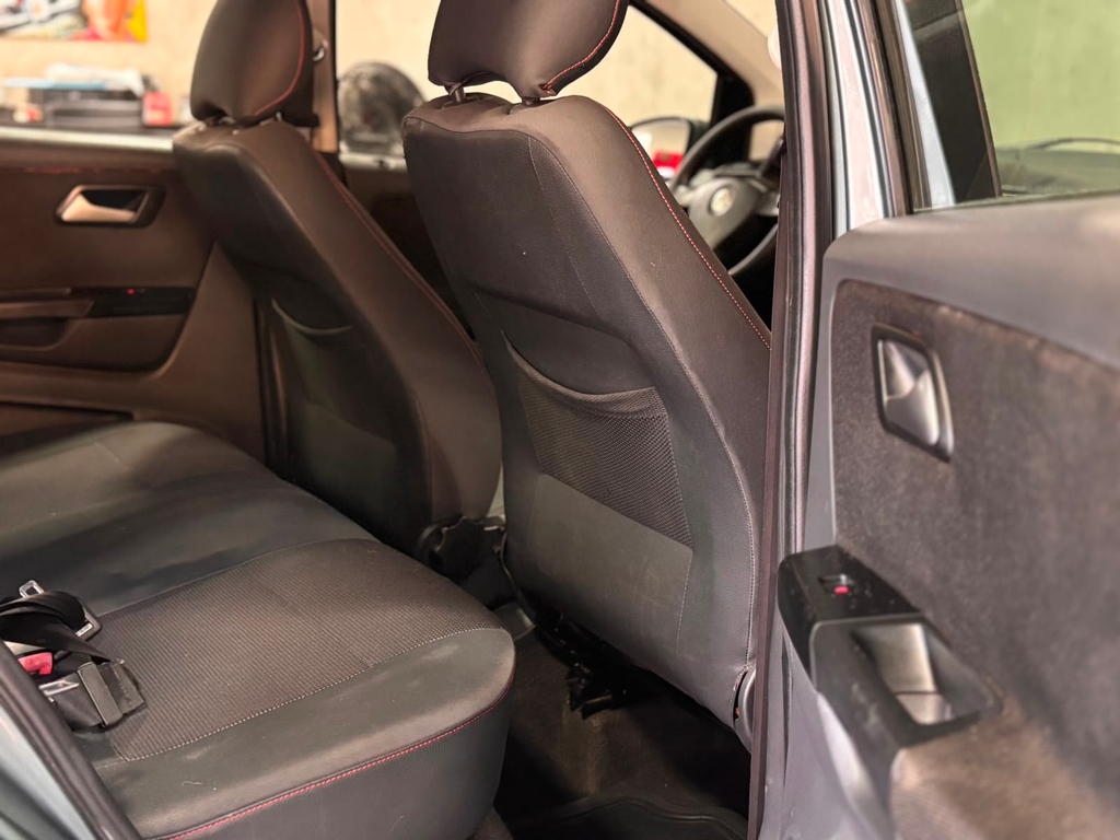 Volkswagen Fox Cinza
