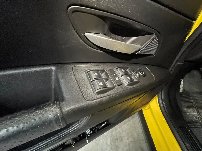 Fiat Punto Amarelo