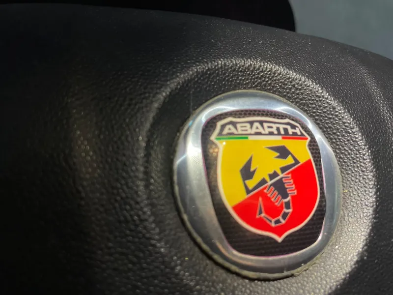 Fiat Punto Amarelo