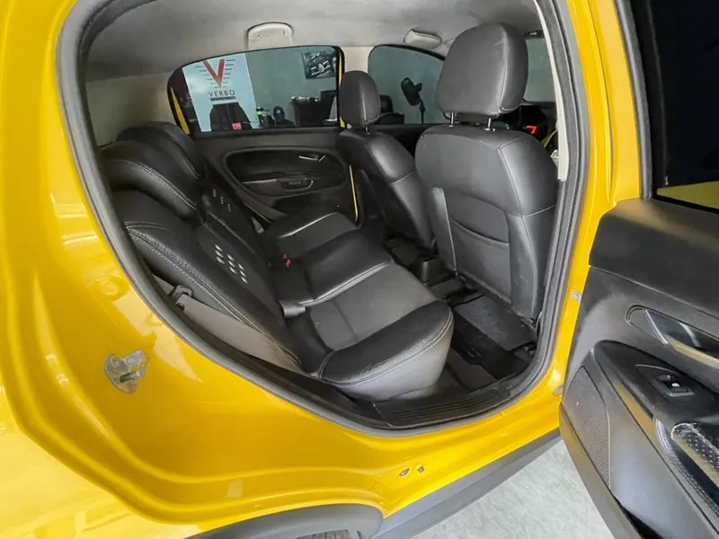 Fiat Punto Amarelo