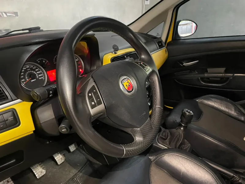 Fiat Punto Amarelo