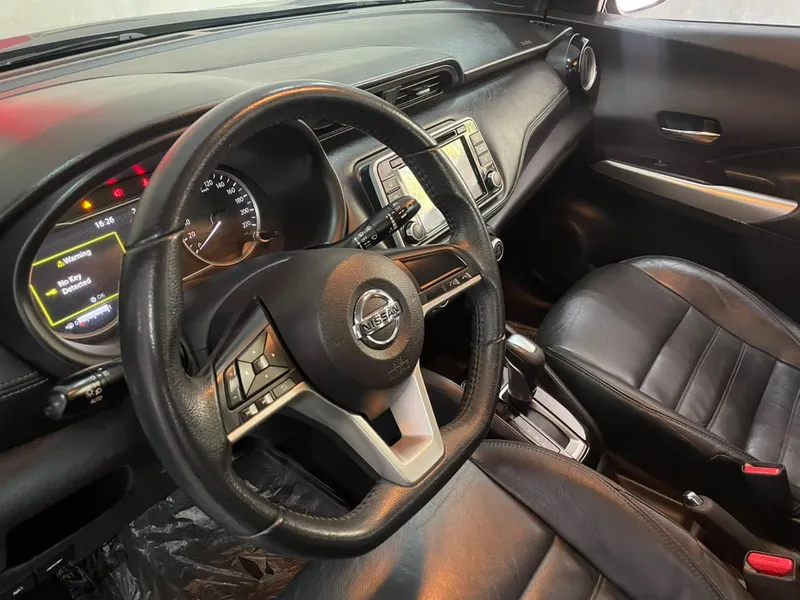 Nissan Kicks Cinza