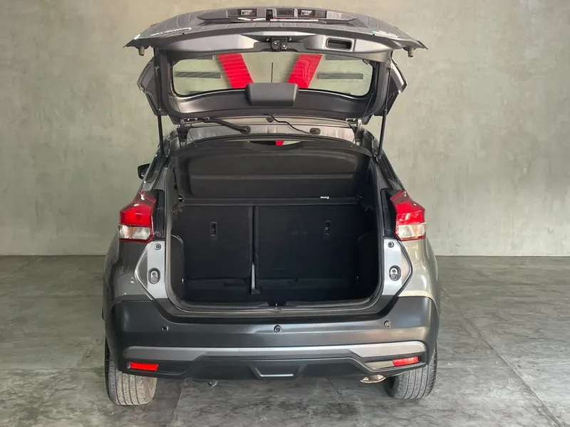 Nissan Kicks Cinza