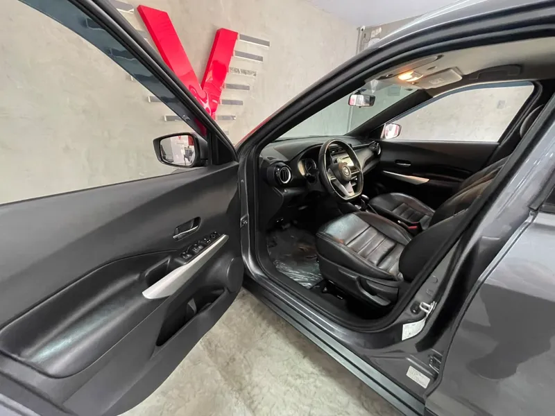 Nissan Kicks Cinza