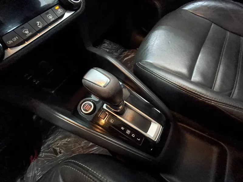Nissan Kicks Cinza
